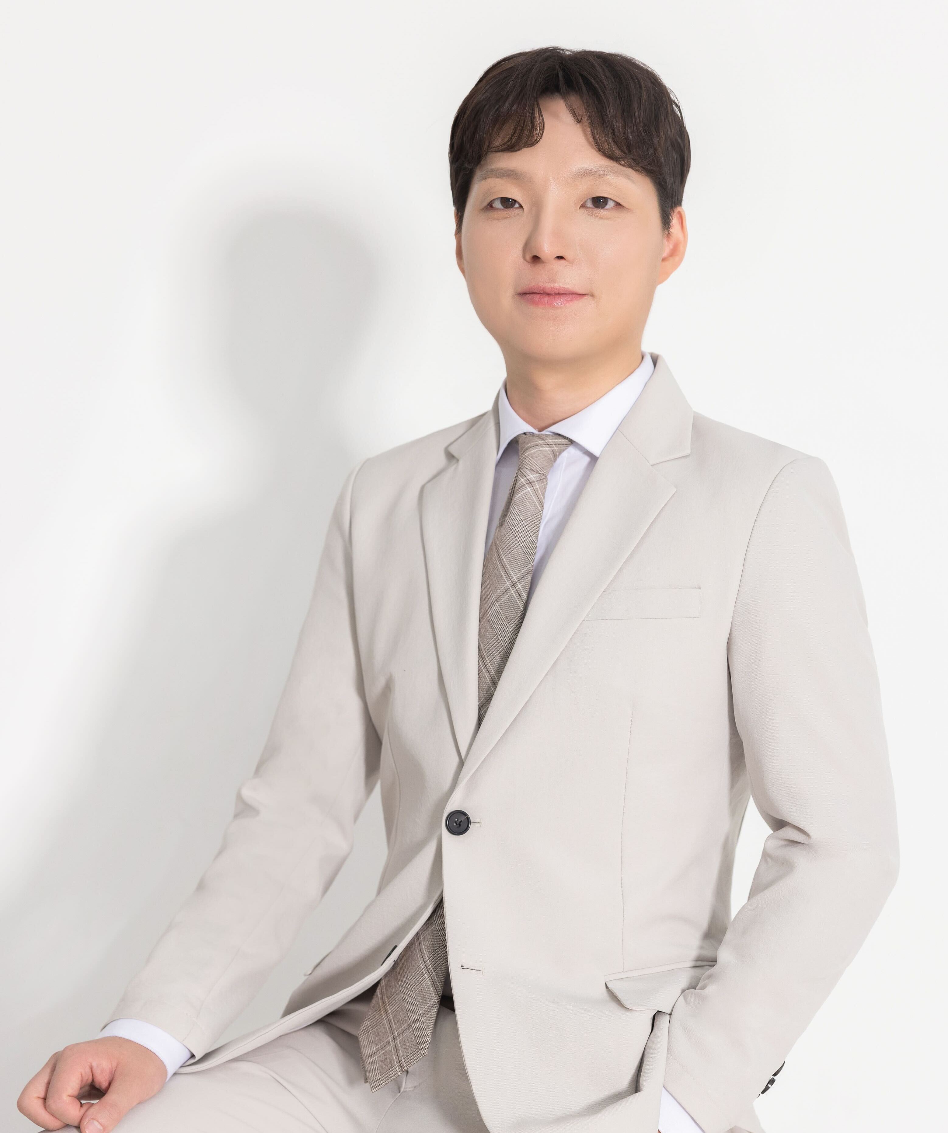 GIGAFLOPS CEO